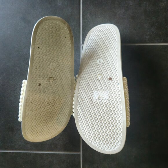 Jessica Simpson Beaded White Slides - Size 7 - Picture 4 of 5